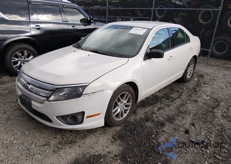 2012 Ford Fusion S из США, поврежденный, VIN 3FAHP0GA5CR301631